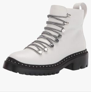 Blondo Chrissy white lace up Lug boots ankle Booties Doc Martin Style Sz 10M